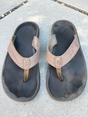 OluKai Tan Fabric Thong Sandals